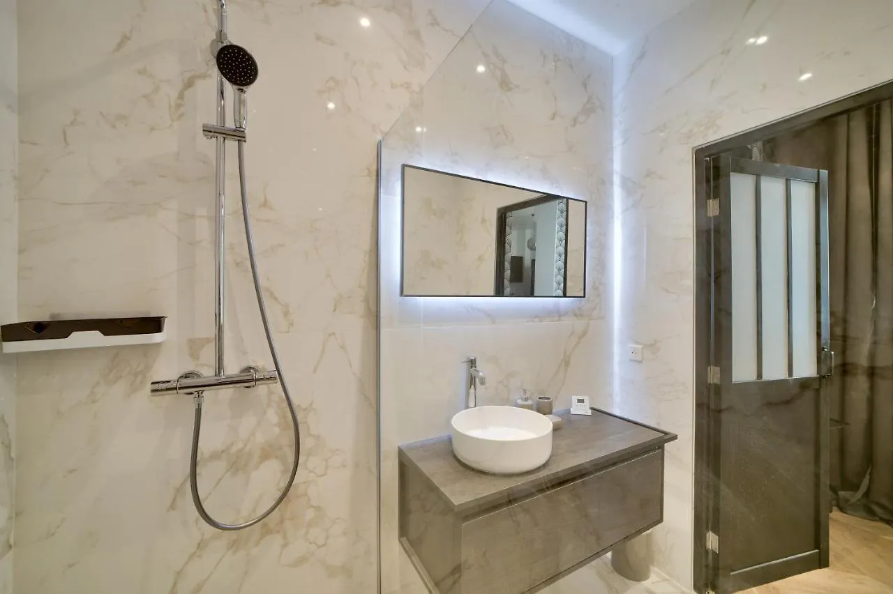 Gorgeous Apartment For 4 People In The Heart Of Paris
