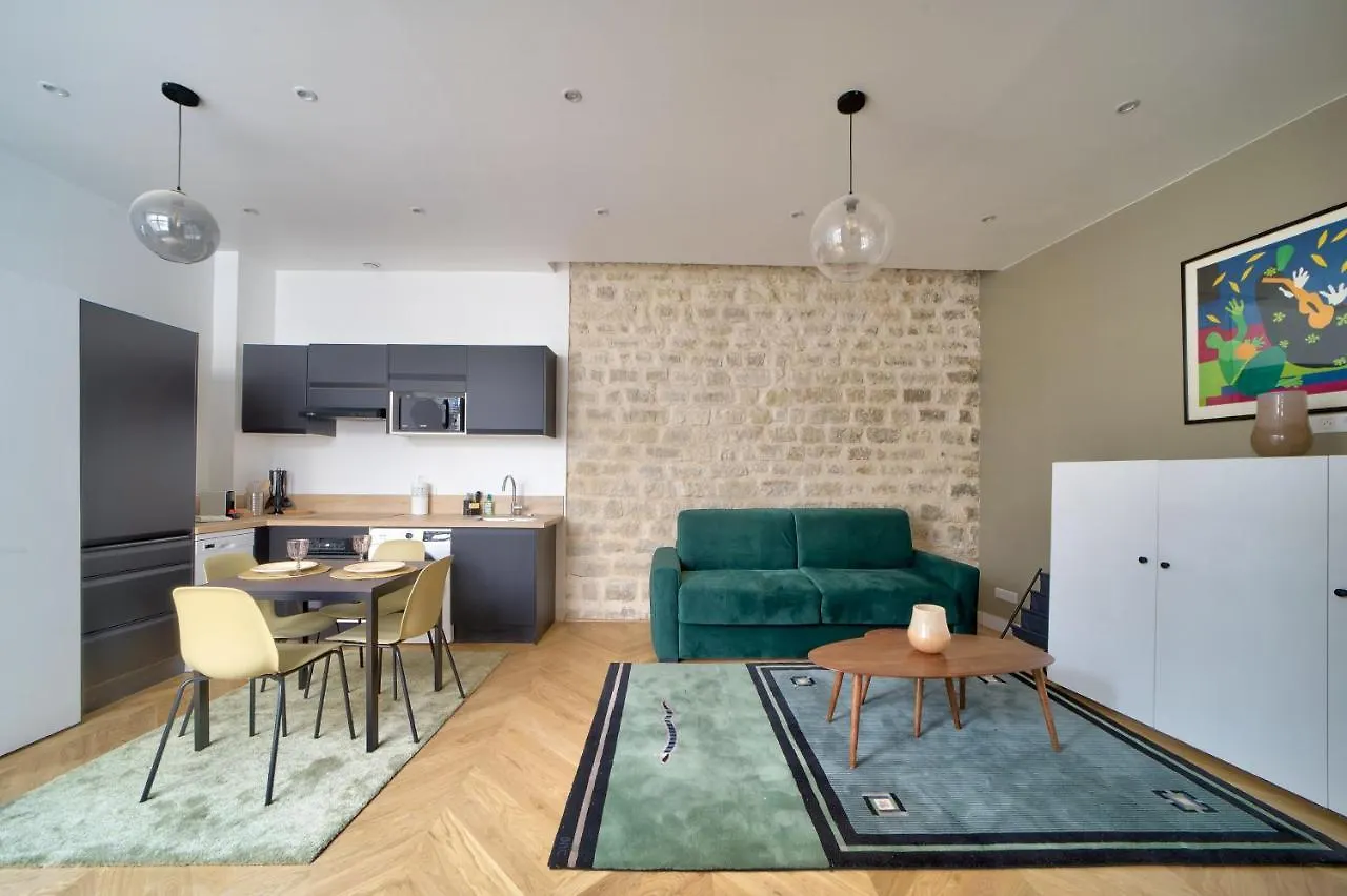 Gorgeous Apartment For 4 People In The Heart Of Paris